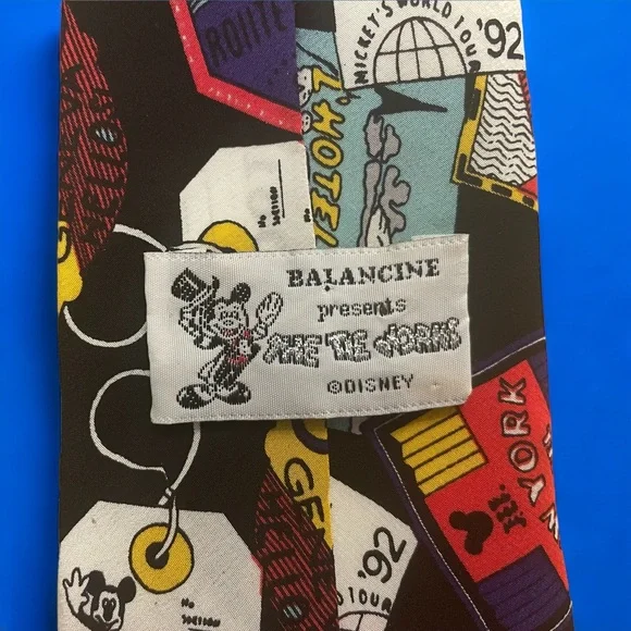 Vintage Disney Tie - Picture 3 of 5